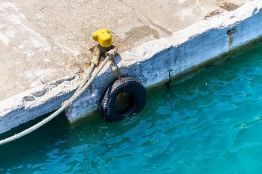 Bir baba ile demirleme beton