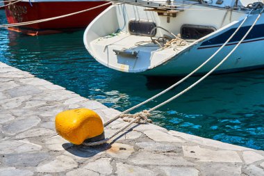 Bir baba ile demirleme beton