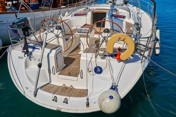 Jachten op de pier — Stockfoto