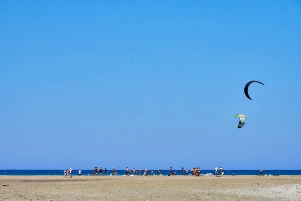 Kitesurfistas en prasonisi —  Fotos de Stock