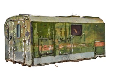 Yeşil metal ev değiştiriyor. Beyaz arka planda izole edilmiş inşaatçılar için eski değişim evi. Benzin istasyonunu değiştirin. Logo yok. Çeviri - 443 Vasilkovaya st 91, Gaz Acil Servisi