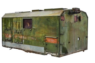 Yeşil metal ev değiştiriyor. Beyaz arka planda izole edilmiş inşaatçılar için eski değişim evi. Benzin istasyonunu değiştirin. Logo yok. Çeviri - Gaz Acil Servisi