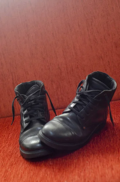 老黑皮靴 — 图库照片