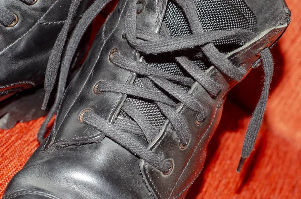 Eski Siyah Deri Çizmeler, Vintage