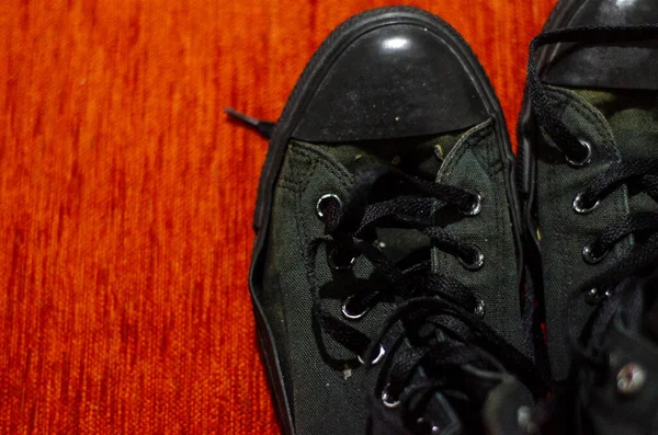 Старая Черная Стильная Обувь Винтаж — стоковое фото