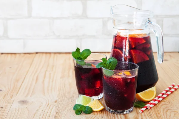 Red Sangria with fuits — Stock Photo, Image