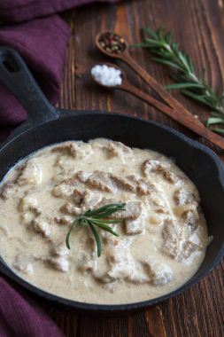 Rosemary ile et güveç