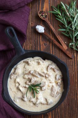 Rosemary ile et güveç