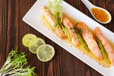 Akçaağaç sarımsak somon