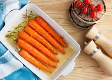 Portakal ve zencefilli havuç sırlı 