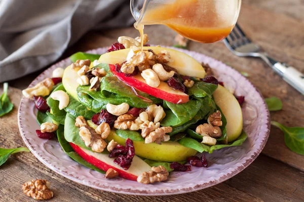 Apple cranberry spinach salad — Stock Photo, Image