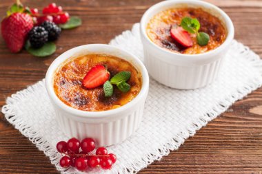 Fındık-kahve krem brulee