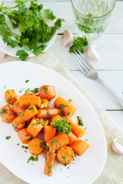 Zanahorias asadas con mantequilla de ajo —  Fotos de Stock