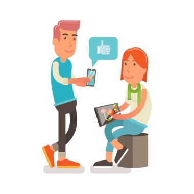 Y nesli, Millennial yaratıcı kız grafik tablet üzerinde çalışıyor ve arkadaşı sosyal medyadaki sanat eserlerini beğeniyor..