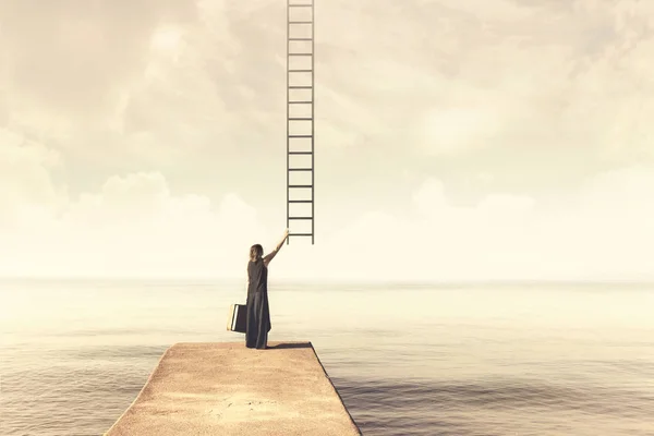 Mujer toma escalera imaginaria del cielo a un destino desencantado — Foto de Stock