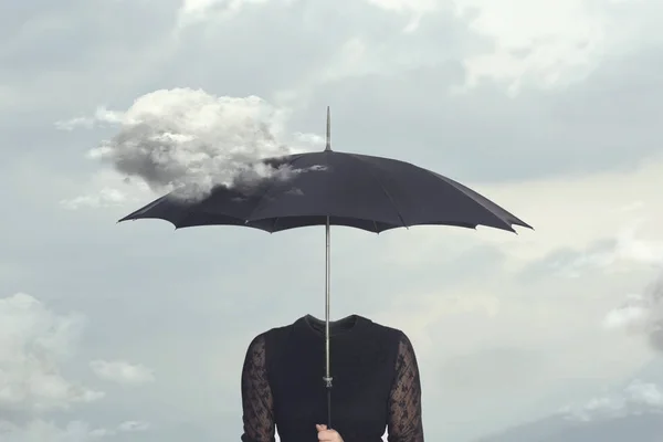 Szürreális Pillanatban Felhő Simogatta Esernyő Egy Fej Nélküli — Stock Fotó