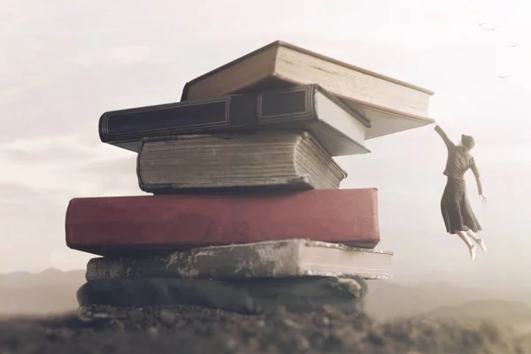 Imagem Conceitual Uma Mulher Corajosa Escalando Uma Pilha Livros Para — Fotografia de Stock