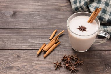 Masala chai baharat tarçın, kakule, zencefil, karanfil 