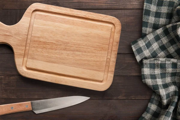 Cutting Board Knife Set Isolated Wooden Background Copyspace Text Logo — 스톡 사진