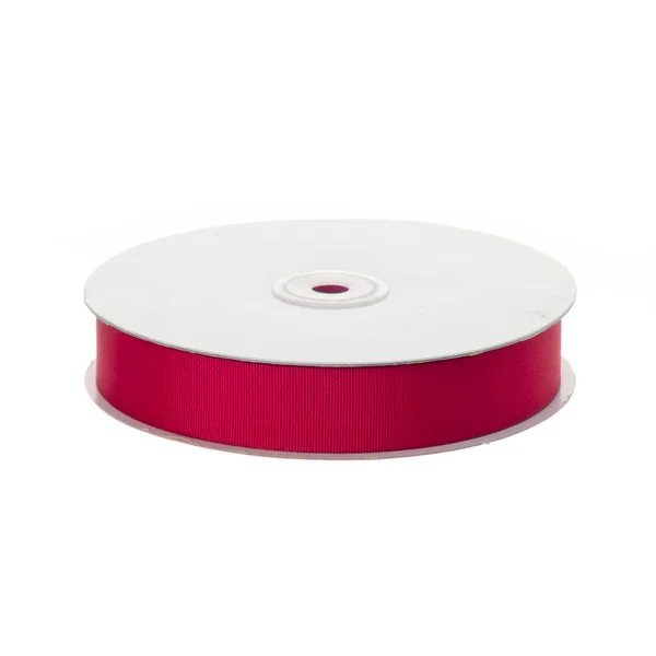 saten kurdele beyaz zemin üzerine