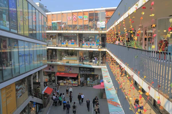 Σεονονγκντάν ψώνια δρόμου Σεούλ Νότια Κορέα — Φωτογραφία Αρχείου