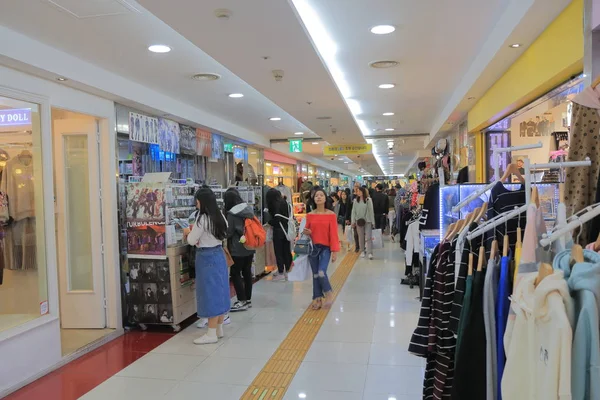 Myeongdong ondergrondse winkelcentrum Seoul Zuid-Korea — Stockfoto