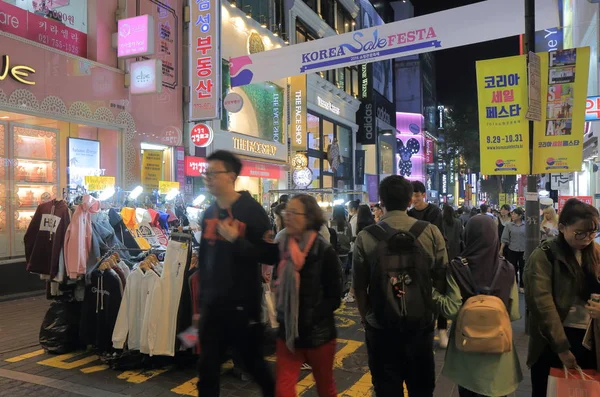 Myeongdong shopping gatan Seoul Sydkorea — Stockfoto