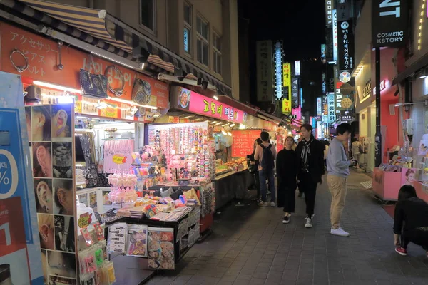 Myeongdong rua comercial Seul Coreia do Sul — Fotografia de Stock