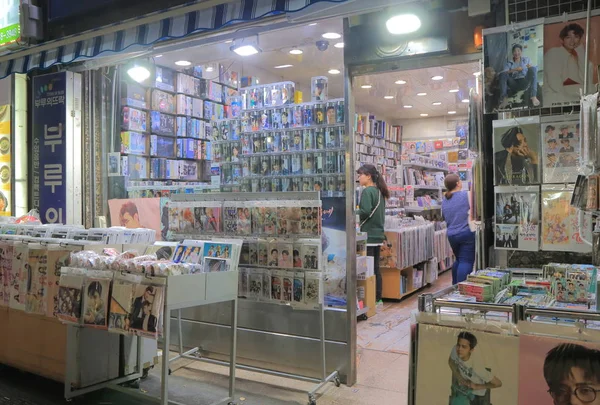 Tienda de ídolos K pop stor Seúl Corea del Sur —  Fotos de Stock
