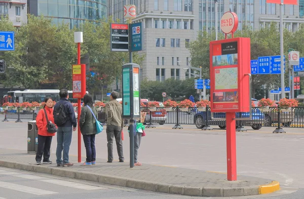 Bus stop public transport shanghai China — Stock Photo, Image