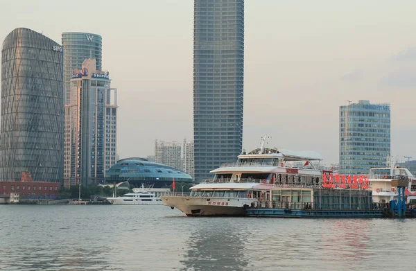 Paisaje urbano frente al mar Shanghai China — Foto de Stock