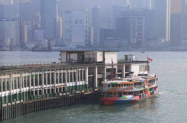 Star Ferry terminal Victoria porto paesaggio urbano Hong Kong — Foto Stock