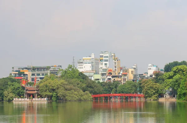 Hoan Kiem paisagem urbana lago em Hanói Vietnã — Fotografia de Stock