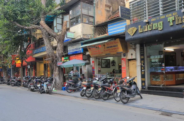 Hang Bac shopping gatan Hanoi Vietnam — Stockfoto