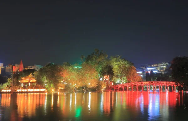 Hoan Kiem lake Noční panoráma města Hanoj Vietnam — Stock fotografie