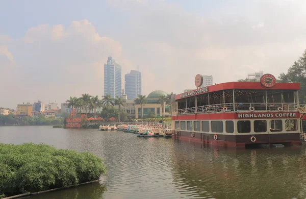 Truc Bach meer stadsgezicht Hanoi Vietnam — Stockfoto