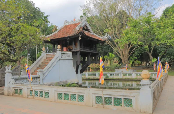 Un Pilar Pagoda templo Hanoi Vietnam —  Fotos de Stock