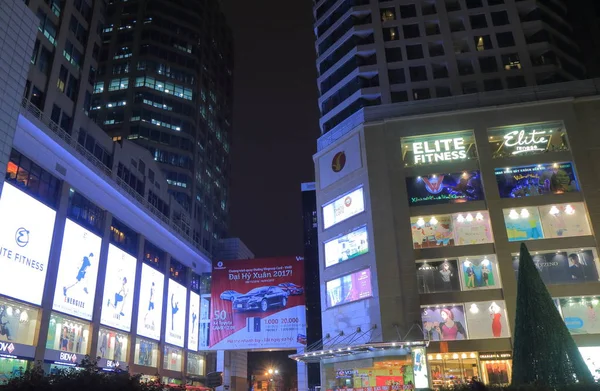 Mall från shoppingcentret Vincom Center tower Hanoi Vietnam — Stockfoto