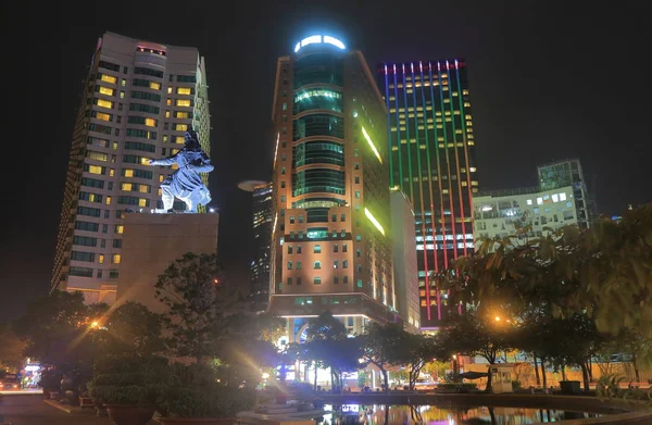 Ho Chi Minh city belvárosi éjszakai városkép Saigon-Vietnam — Stock Fotó