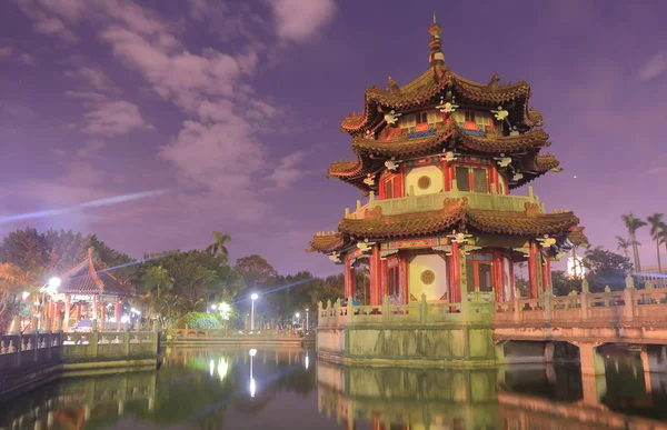 Traditionele paviljoen op 228 vrede Park in Taipei Taiwan. — Stockfoto