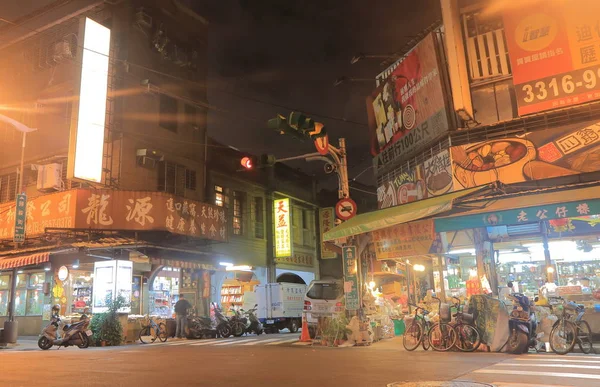 廸通り商店街夜景と相まって台湾台北 — ストック写真