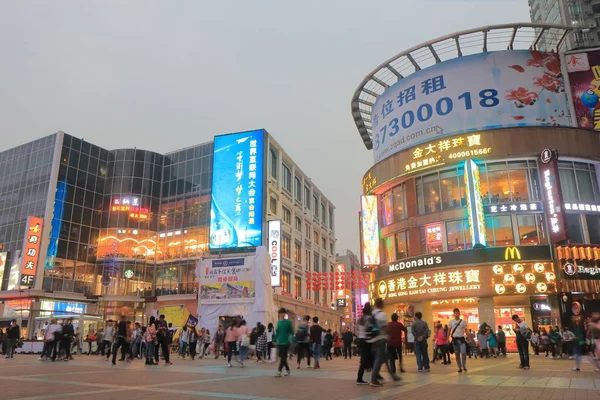 Shangxiajiu wyłączonej z ruchu kołowego ulicy handlowego Guangzhou Chiny — Zdjęcie stockowe