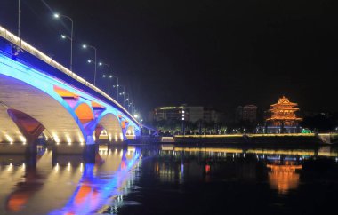 Li Nehri gece cityscape Guilin Çin