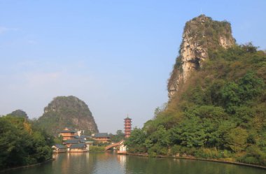 Brokar Hill pagoda landcape Guilin Çin katlanmış
