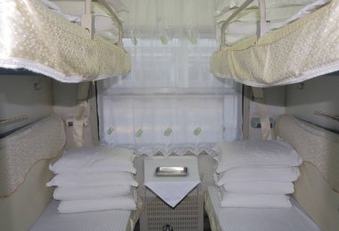 Nanning Çin'e Hanoi Vietnam gece tren uyuyan kabin.