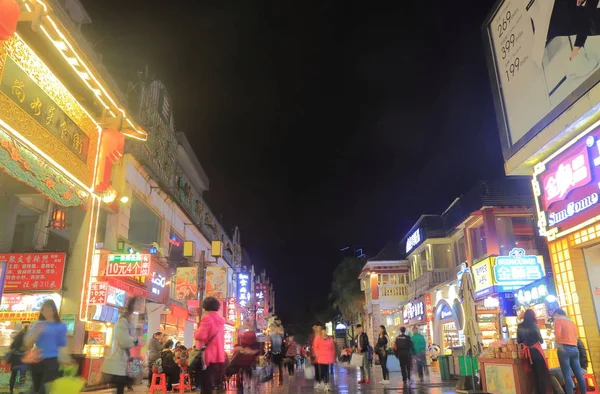 Zhengyang shopping gatan natt marknaden stadsbilden Guilin Kina — Stockfoto