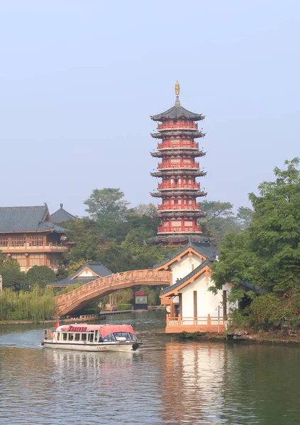 Piegato Brocade Hill pagoda landcape Guilin Cina — Foto Stock