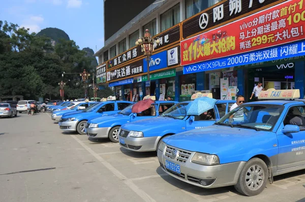 Taxis cab public transport Yangshou China — Stock Photo, Image