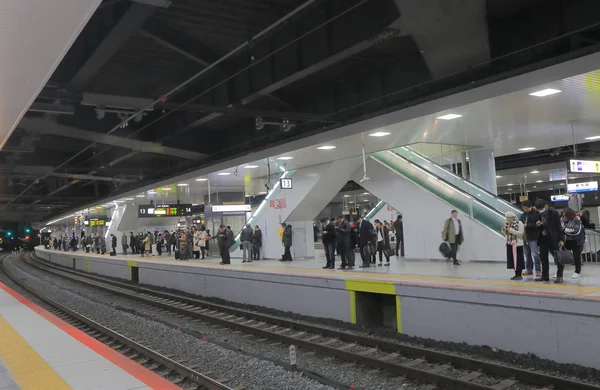 Shin Osaka JR estación de tren Osaka Japón — Foto de Stock