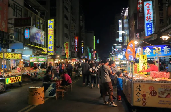 Liuhe éjszakai utcai piac Kaohsiung, Tajvan — Stock Fotó